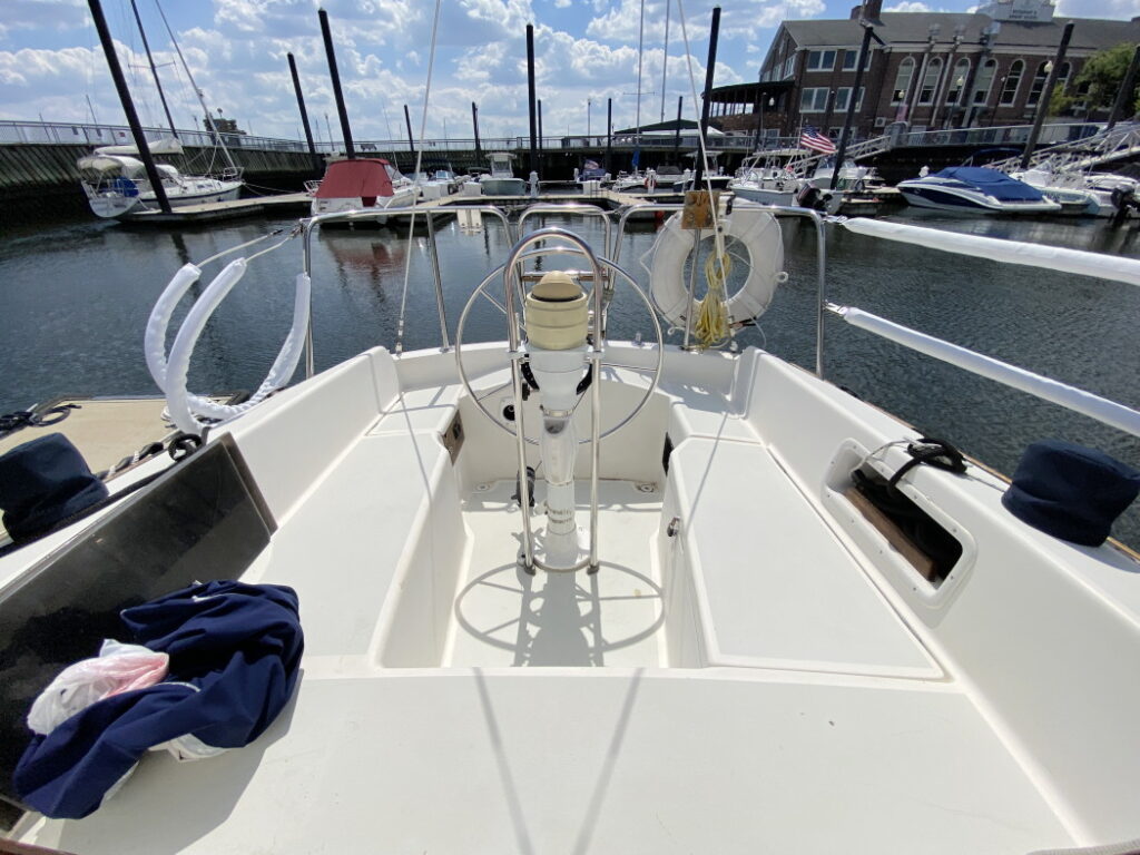 28′ O’Day 28 1984 Ambrose Yacht Sales